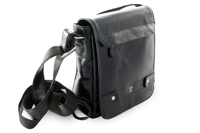Malý černý pánský kožený crossbag s klopnou 215-1701-60 CRU
